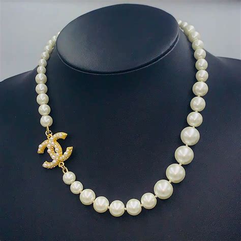 Vintage Chanel necklace – Gibbarosa